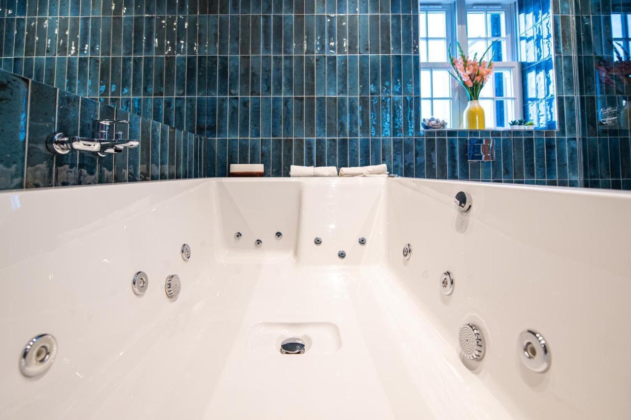 The Nest - Luxury 16 Person Apt W Jacuzzi & Parking Blackpool Exterior photo