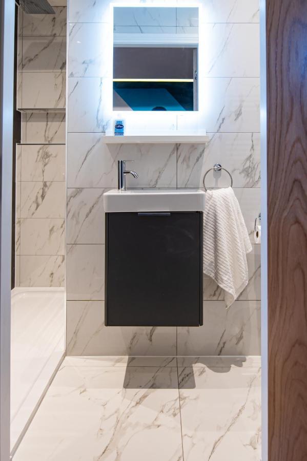 The Nest - Luxury 16 Person Apt W Jacuzzi & Parking Blackpool Exterior photo